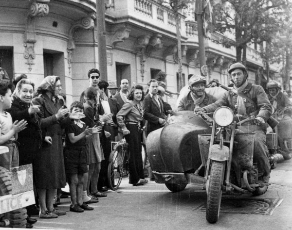 french-motorcycle-troops-enter-tunis-to-cheering-crowds-1-of-1.jpeg